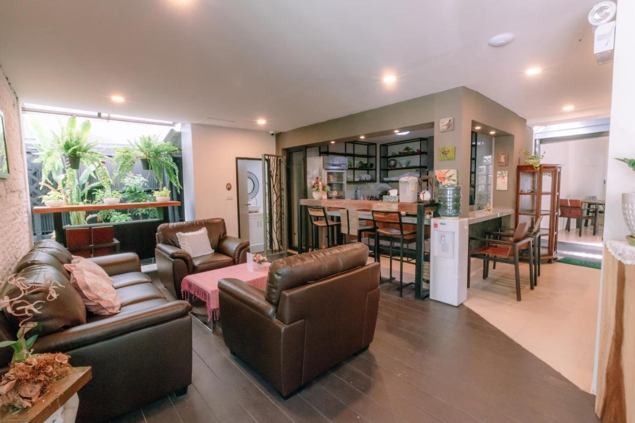64House — Photos 1